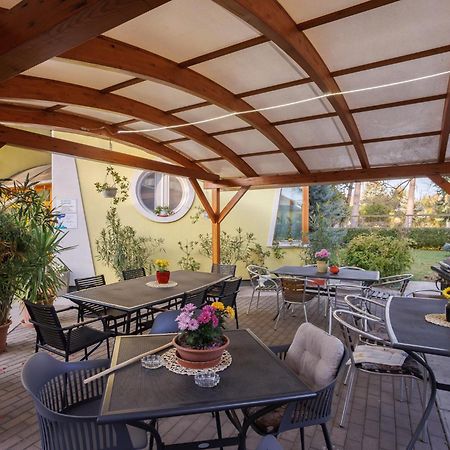 Bed and Breakfast Harang Panzio Дьомаэндрёд Экстерьер фото