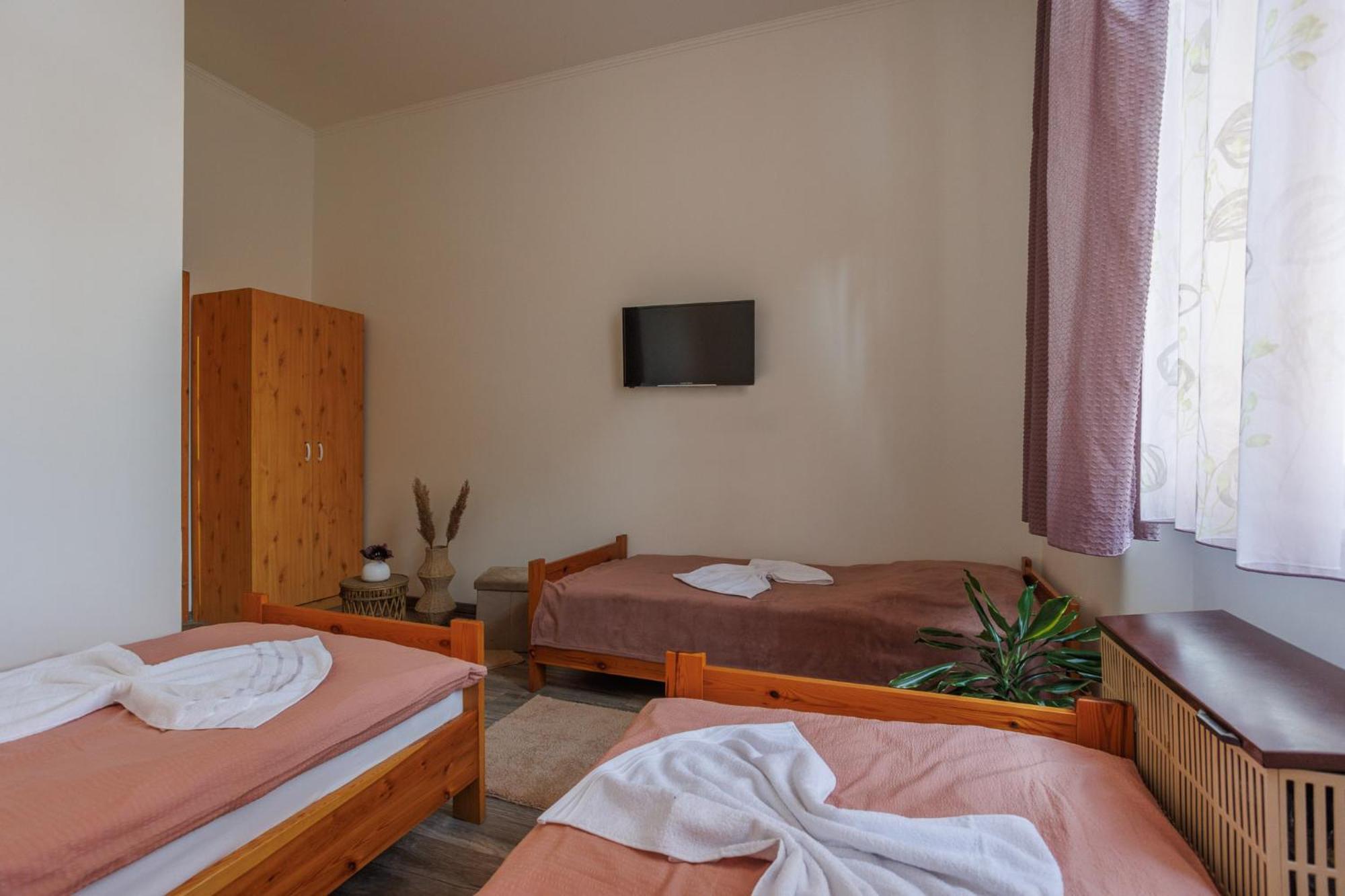 Bed and Breakfast Harang Panzio Дьомаэндрёд Экстерьер фото